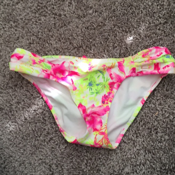 Victoria secret bikini - Picture 2 of 3